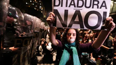 Ditadura nunca mais: as rela&ccedil;&otilde;es entre futebol e a ditadura militar no Brasil