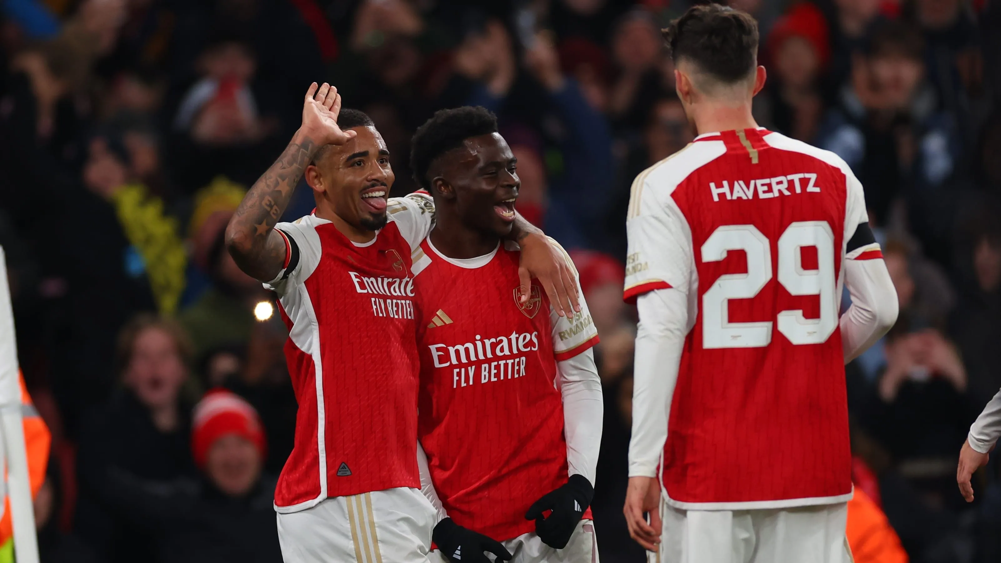 O Arsenal n&atilde;o tomou conhecimento do Lens e aplicou uma goleada para confirmar sua classifica&ccedil;&atilde;o