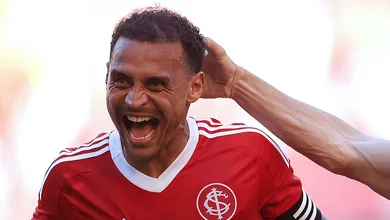 Mesmo seguindo &lsquo;roteiro de rebaixado&rsquo;, Inter se salva no apagar das luzes no Brasileir&atilde;o