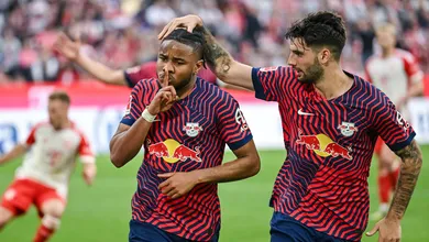O Leipzig incendeia de vez a Bundesliga, ao derrotar o Bayern em Munique e dar a chance para o Dortmund retomar a lideran&ccedil;a