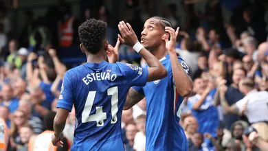 Sem Palmer, brasileiro assume protagonismo no ataque do Chelsea e brilha contra o Fulham