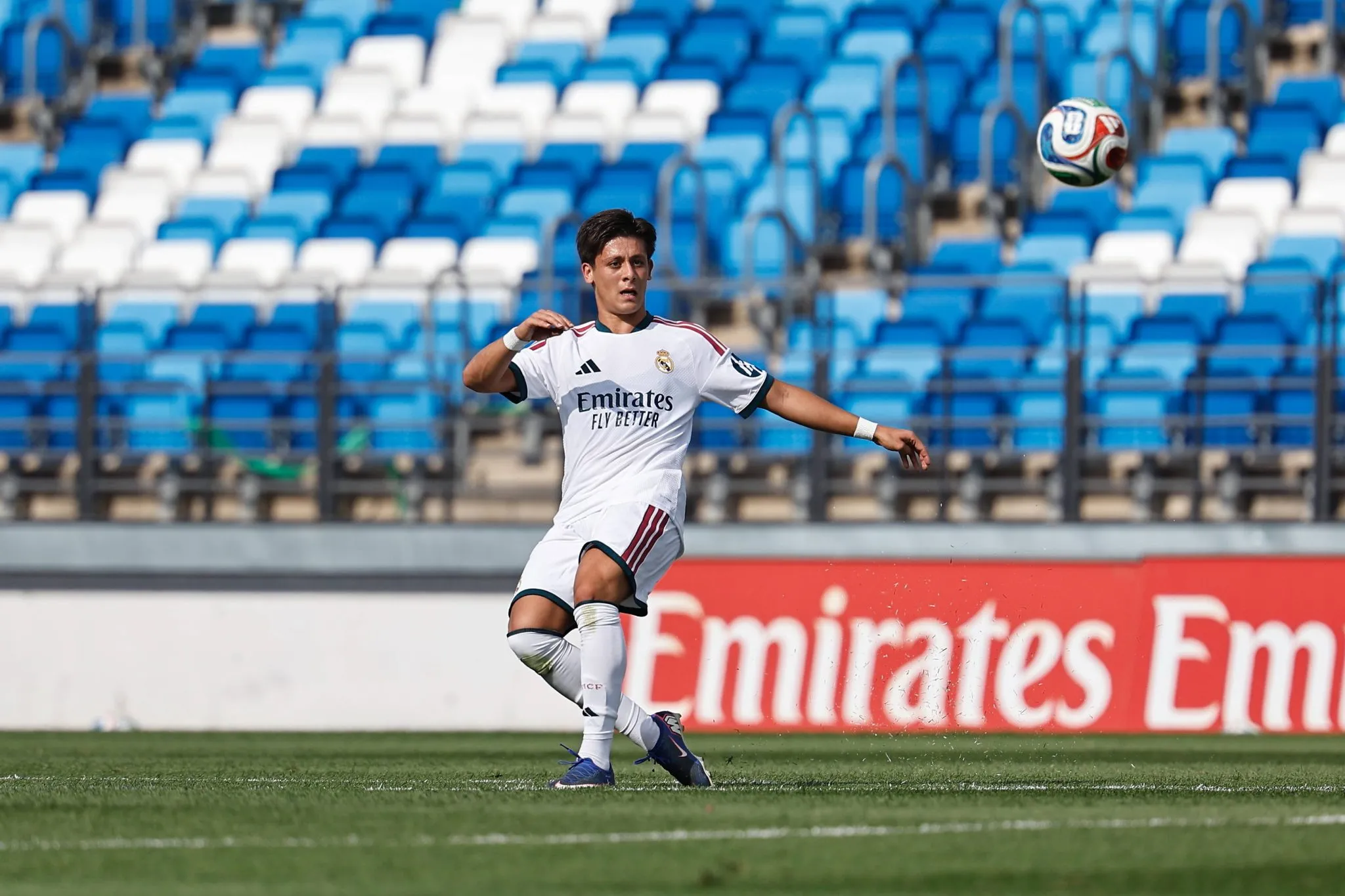 G&uuml;ler vai para sua quarta temporada no Real Madrid