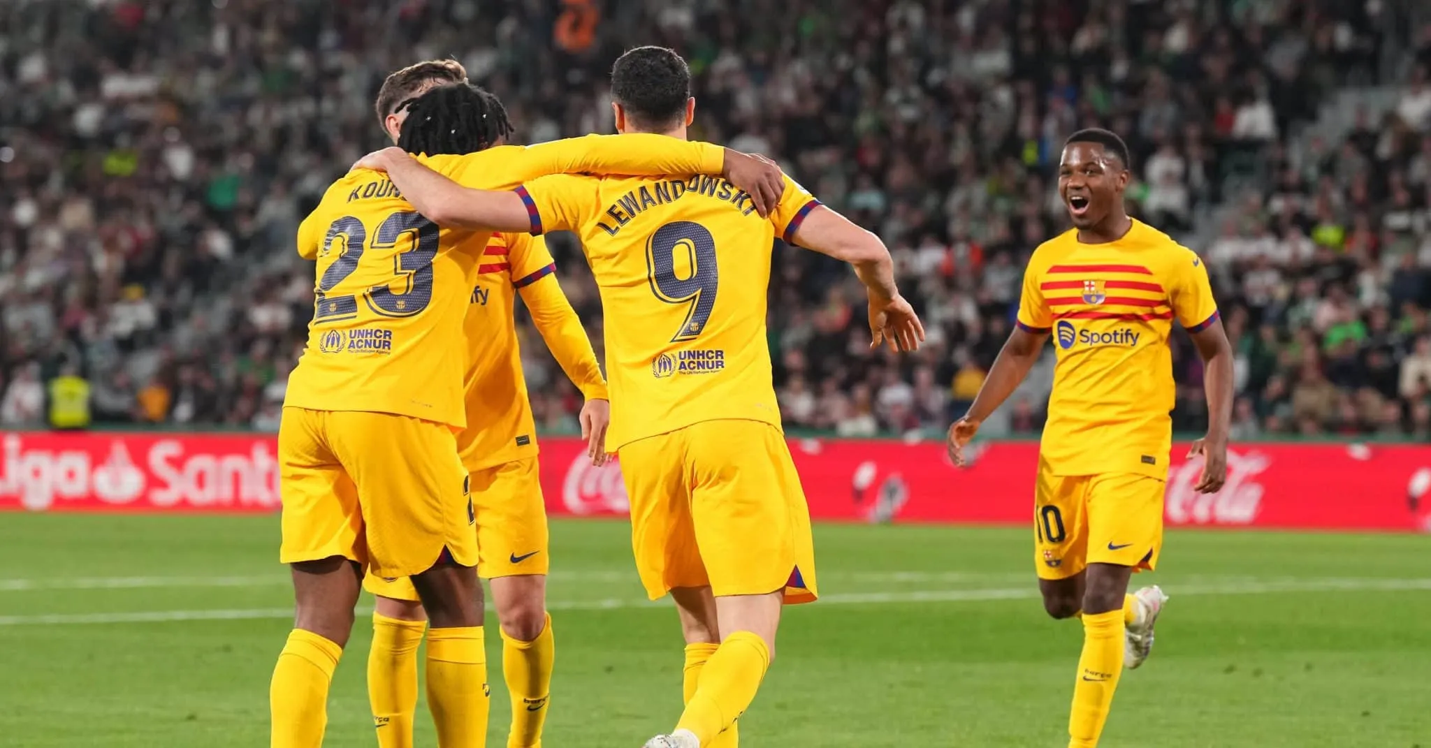 Contando os dias para mais um t&iacute;tulo de La Liga, Barcelona cozinha o lanterna Elche