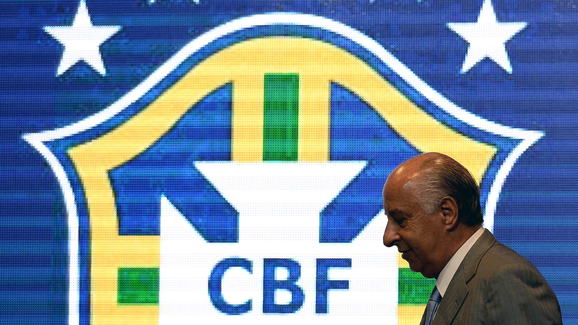 Indiciado por corrup&ccedil;&atilde;o nos Estados Unidos, Del Nero &eacute; suspenso pela Fifa. E os clubes, quando v&atilde;o agir?
