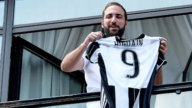 Higua&iacute;n lidera lista de 10 contrata&ccedil;&otilde;es mais caras desta janela de transfer&ecirc;ncias