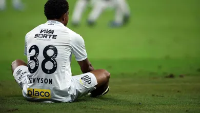 Santos &eacute; castigado por m&aacute; fase e rara apari&ccedil;&atilde;o do Gr&ecirc;mio no ataque