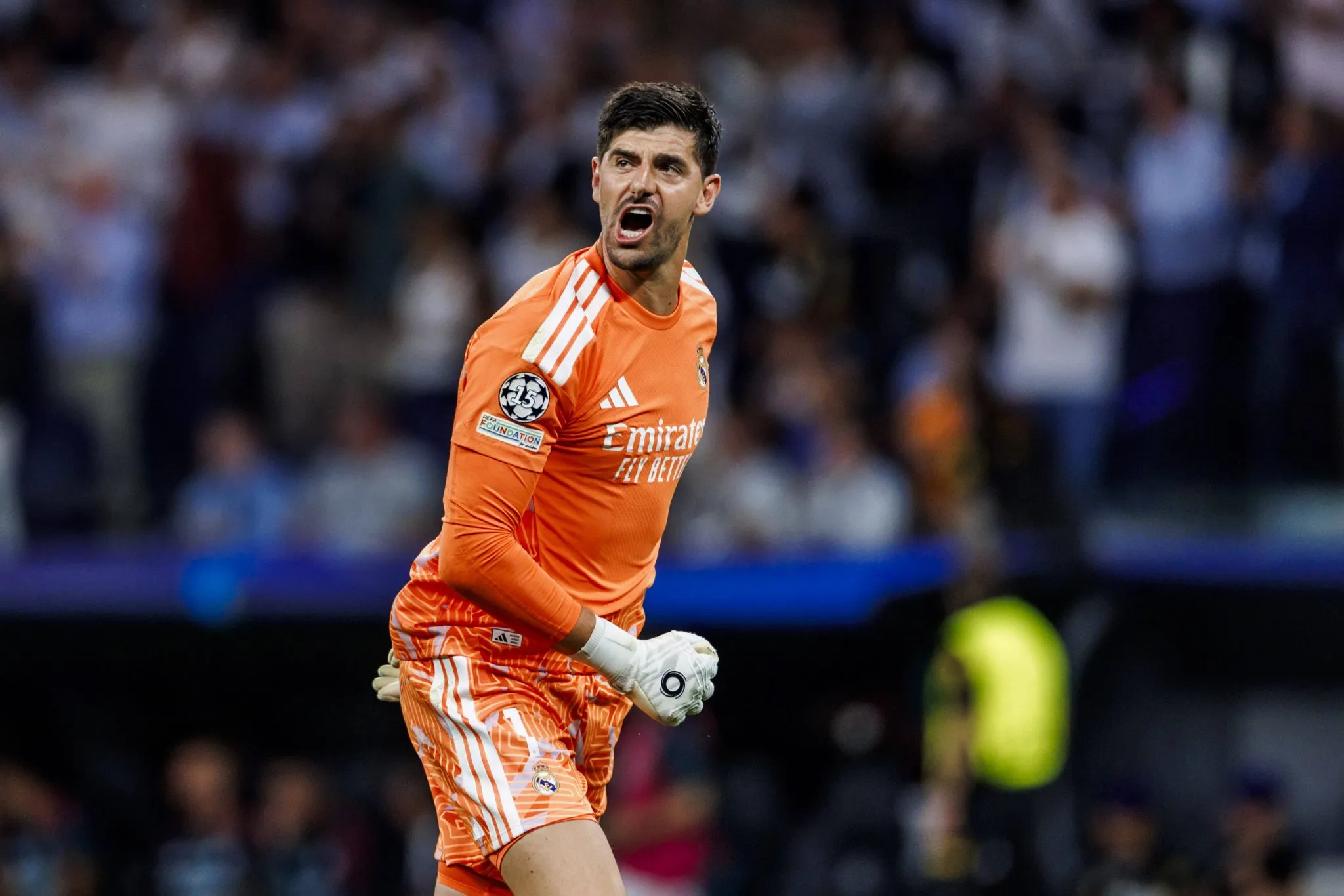 Courtois em a&ccedil;&atilde;o durante Real Madrid 2 x 1 Internazionale 