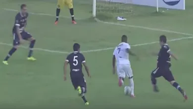 Washington caiu sozinho, o &aacute;rbitro entrou na dele e marcou um p&ecirc;nalti incr&iacute;vel para o Palmas