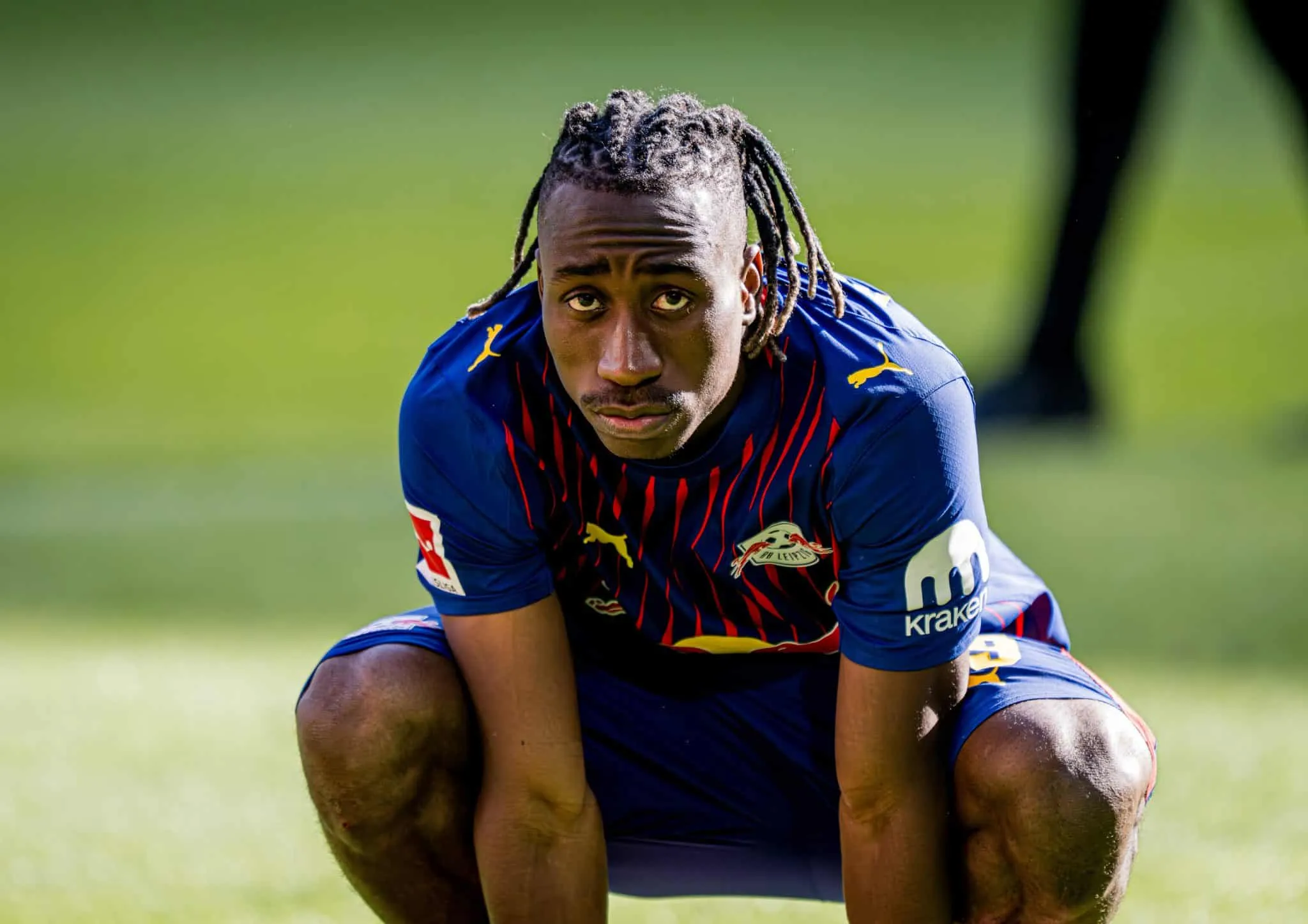 Yan Diomande em partida do RB Leipzig.