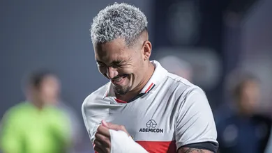 Com Zubeld&iacute;a de olho, S&atilde;o Paulo finalmente mostra futebol e vence Atl&eacute;tico-GO