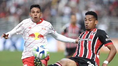 S&atilde;o Paulo tem reestreia de Pato, mas poupa titulares e empata com Bragantino