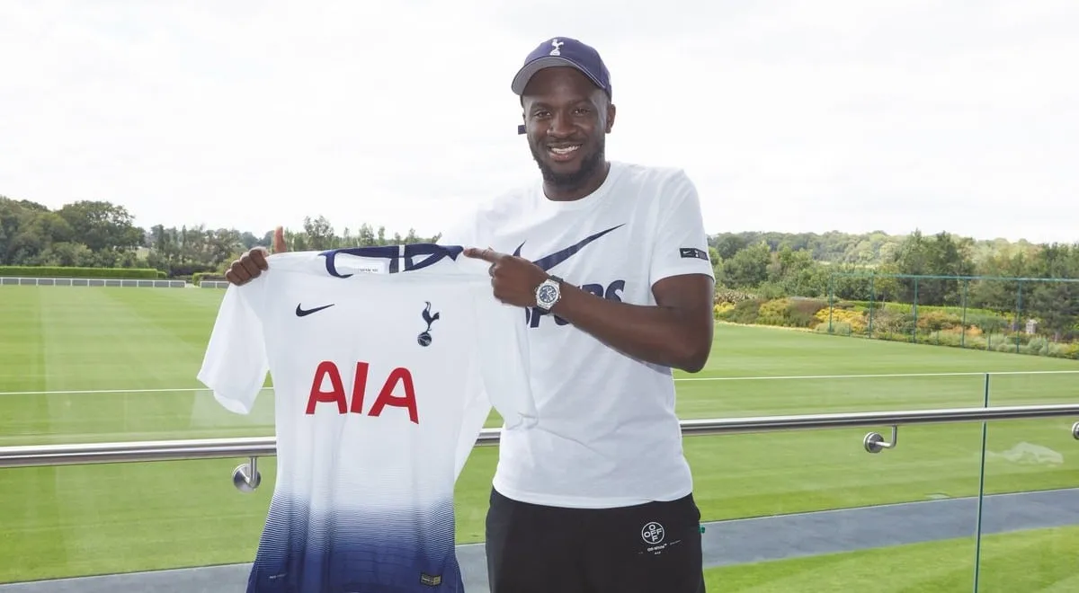 A contrata&ccedil;&atilde;o de Ndomb&eacute;l&eacute; &eacute; o sinal claro de um Tottenham ainda mais competitivo ao futuro