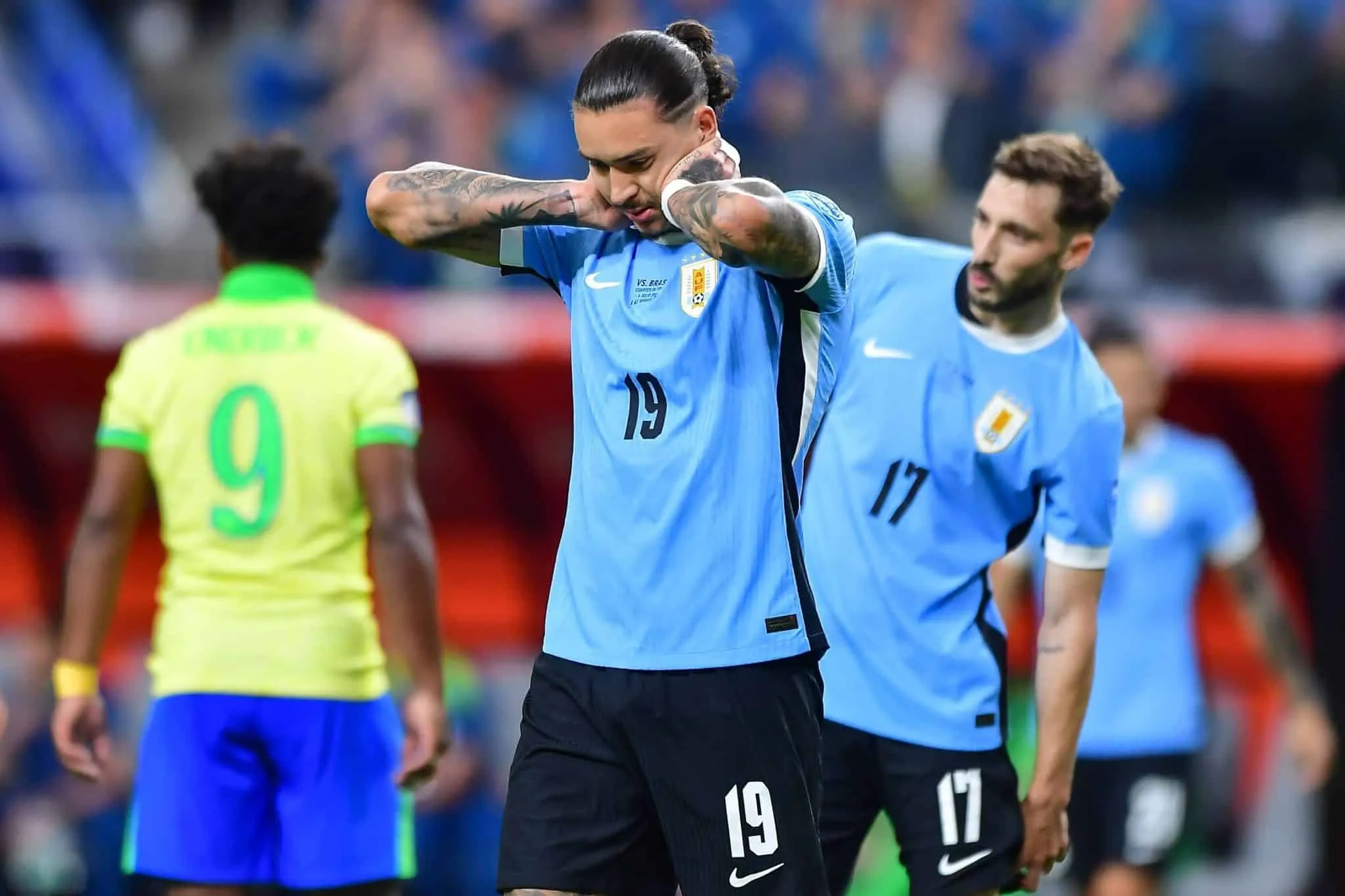 Confus&atilde;o rende puni&ccedil;&atilde;o a 11 jogadores do Uruguai; Darwin N&uacute;&ntilde;ez recebe o maior gancho