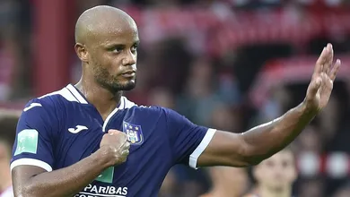 Em meio a impasse no Anderlecht, Kompany se compromete a arcar com custos aos companheiros