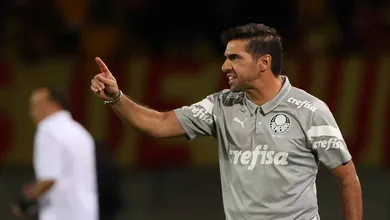 Abel explica mudan&ccedil;a e elogia organiza&ccedil;&atilde;o do Palmeiras, mas faz aviso importante