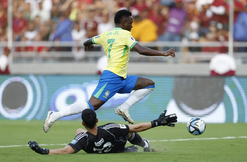 Vinicius J&uacute;nior decepciona (de novo) a Sele&ccedil;&atilde;o contra a Venezuela