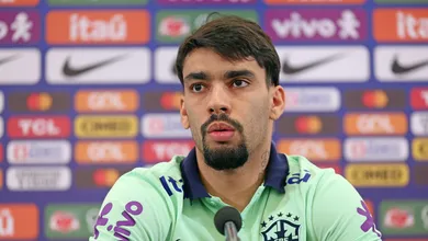Lucas Paquet&aacute; foge de assuntos mais importantes em coletiva