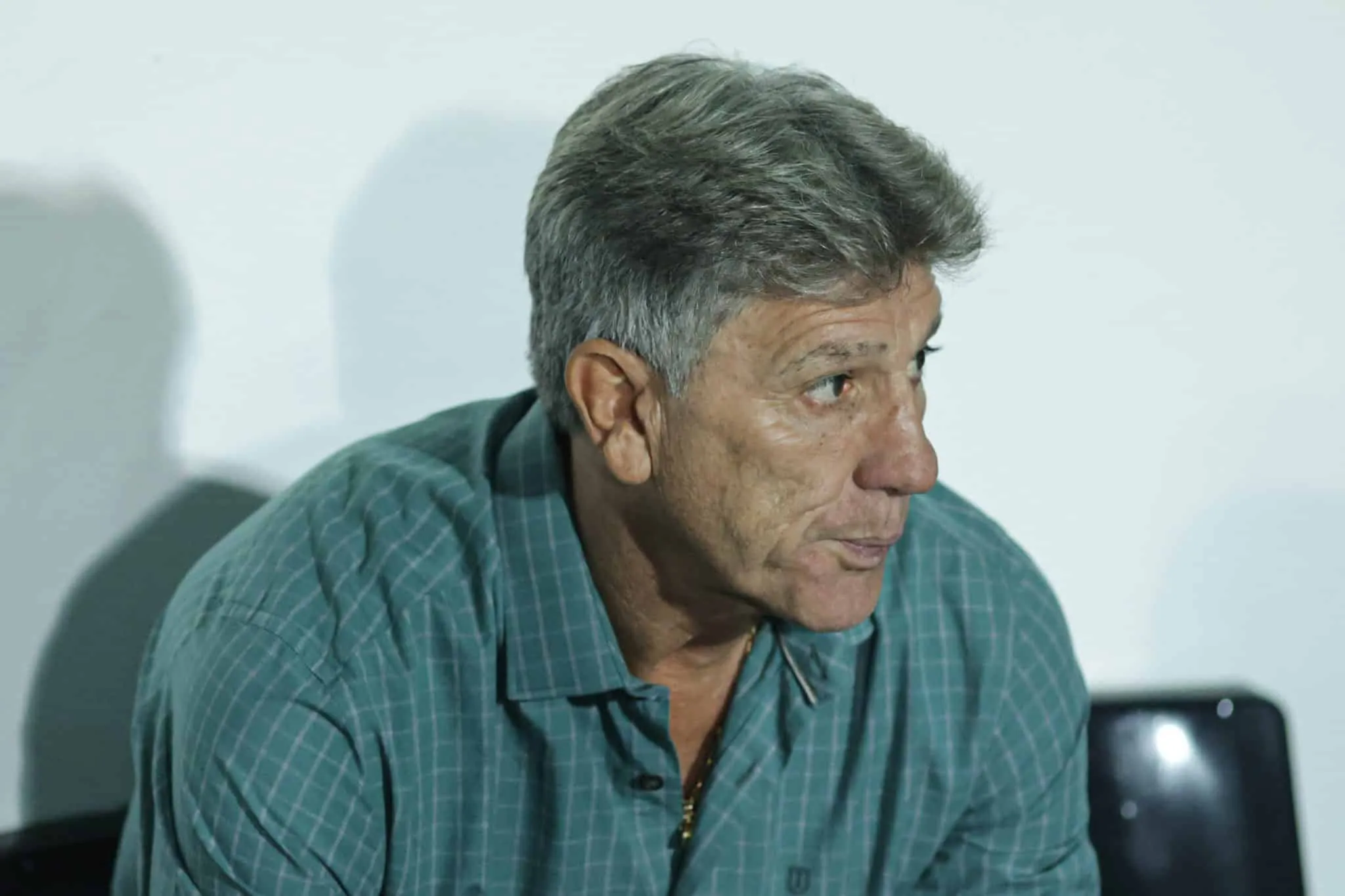 Renato se queixa do desgaste e diz que Gr&ecirc;mio n&atilde;o tem grupo para tr&ecirc;s competi&ccedil;&otilde;es