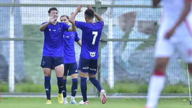 Cruzeiro desencanta, aplica maior goleada da Copinha e avan&ccedil;a na lideran&ccedil;a do grupo