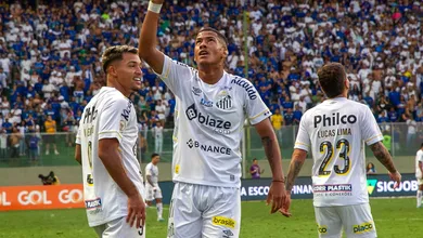 Apresenta&ccedil;&atilde;o de &Acirc;ngelo no Chelsea est&aacute; atrasada por falta de visto