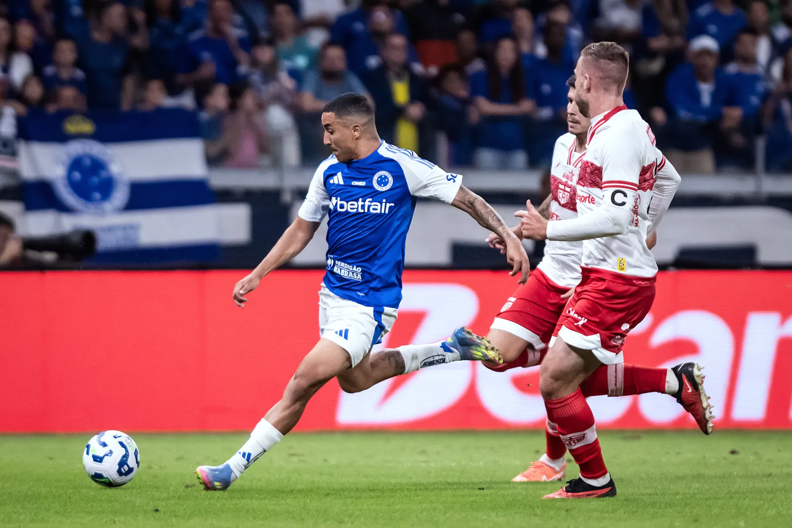 Cristian em a&ccedil;&atilde;o pelo Cruzeiro