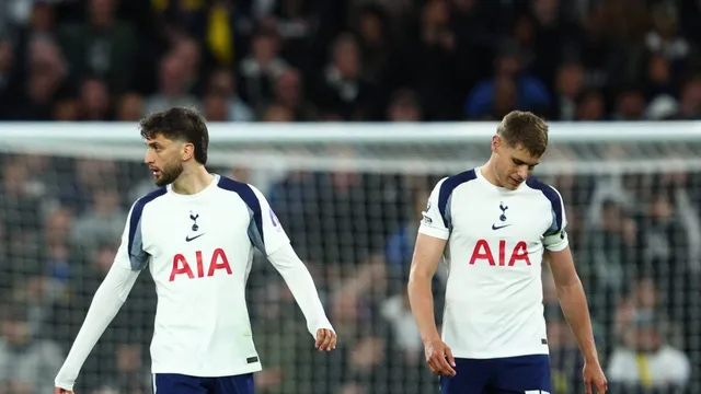 De decisivo a desastrado: Her&oacute;i entrega e De Zerbi n&atilde;o consegue resolver problema do Tottenham