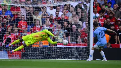 Disputa de p&ecirc;naltis curiosa entre City e United marca abertura da temporada na Inglaterra