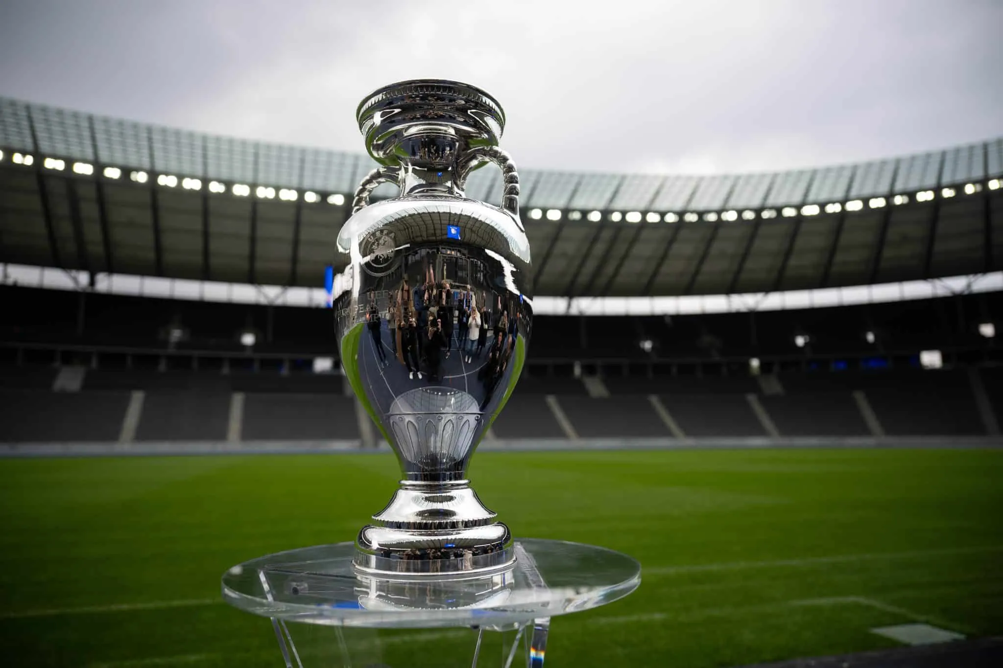 Uefa anuncia mudan&ccedil;a na Eurocopa pouco mais de um m&ecirc;s antes do in&iacute;cio