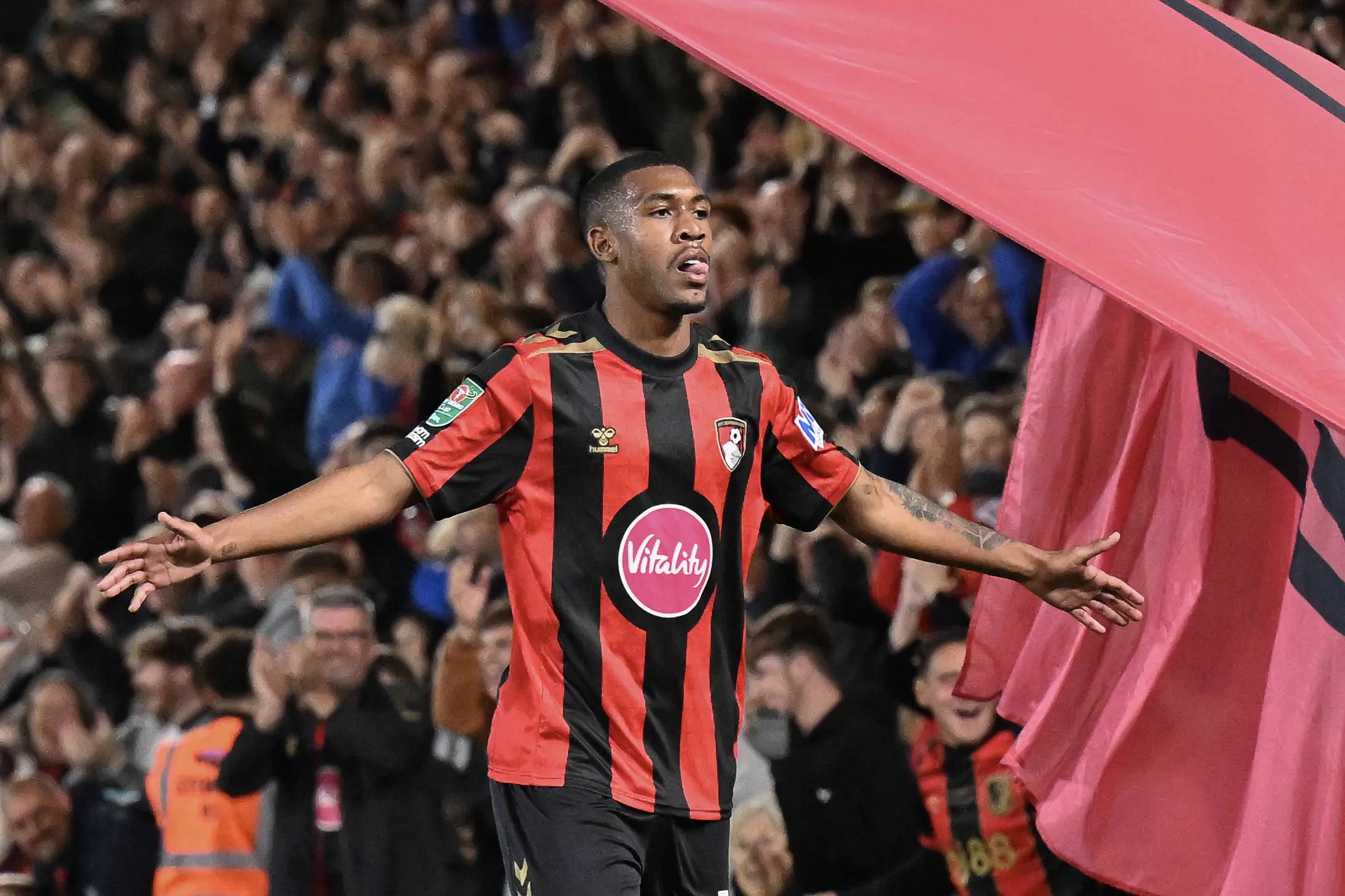 Rayan celebra gol do Bournemouth