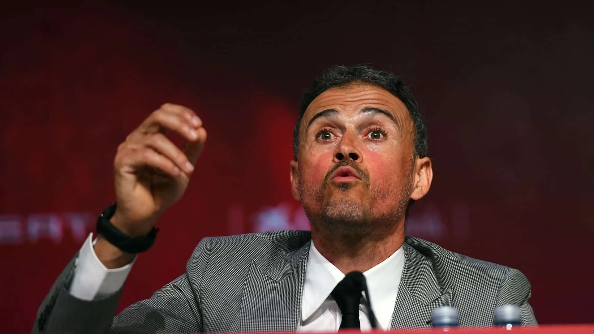 Luis Enrique, de volta &agrave; sele&ccedil;&atilde;o espanhola: &ldquo;Robert Moreno foi desleal e isso para mim &eacute; um grande defeito&rdquo;