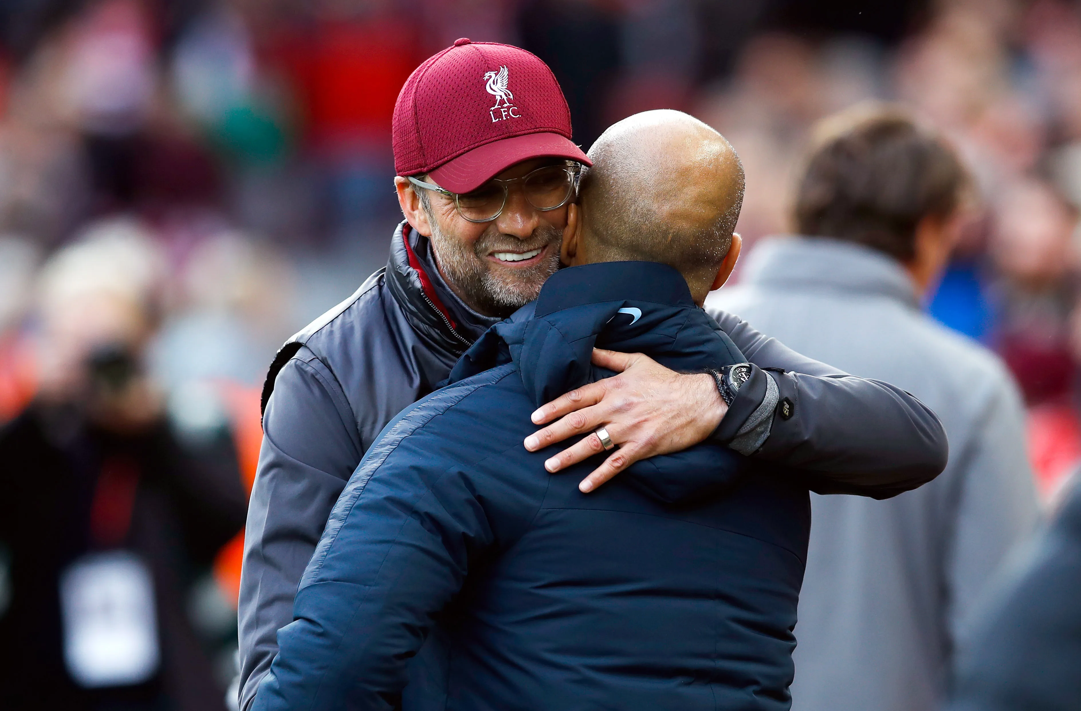 Klopp abraça Guardiola