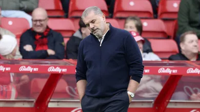 Escola Brasileir&atilde;o: Por que Nottingham Forest demitiu t&eacute;cnico 39 dias depois de contrata&ccedil;&atilde;o?