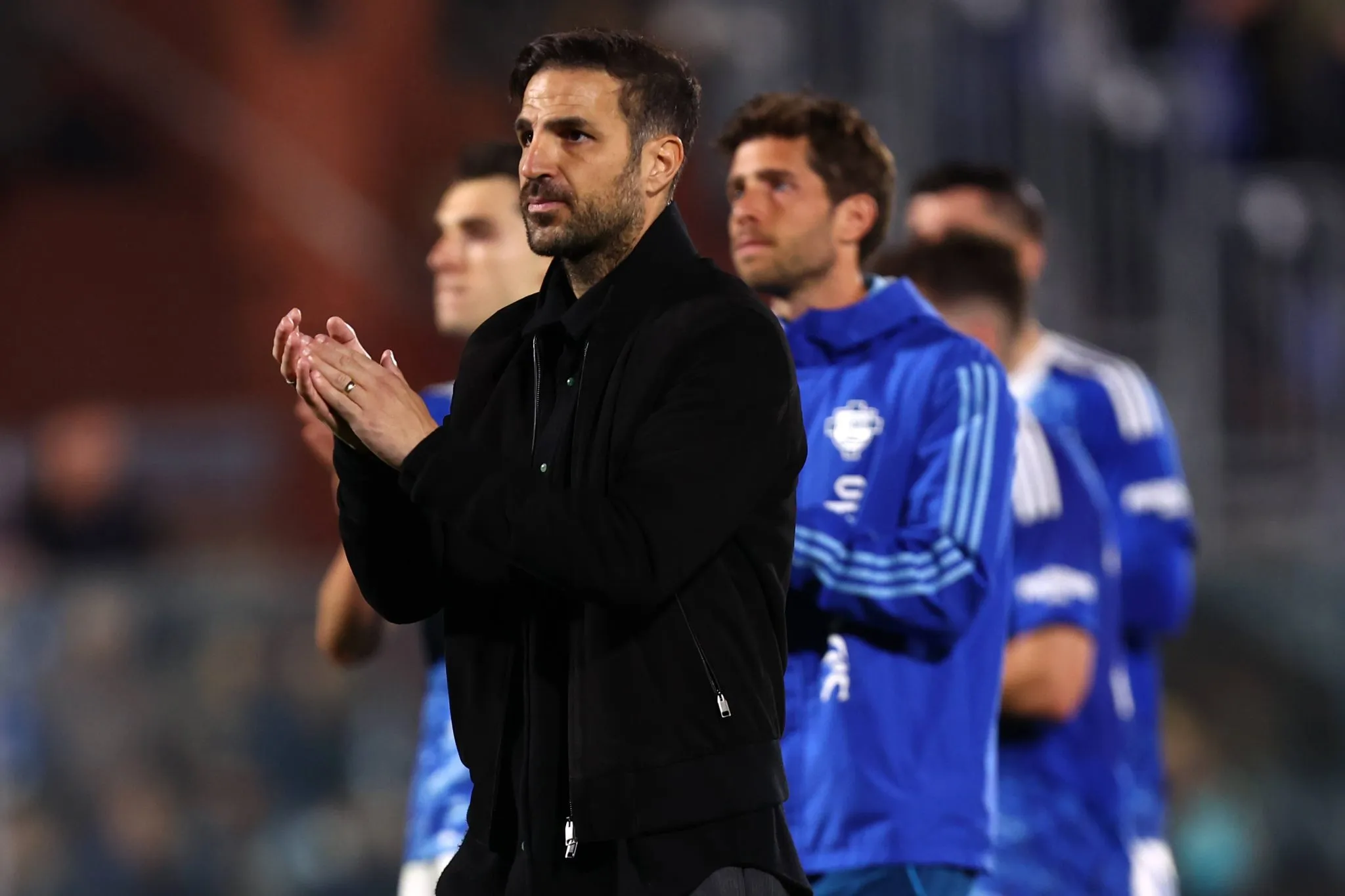 F&agrave;bregas faz trabalho de destaque &agrave; frente do Como