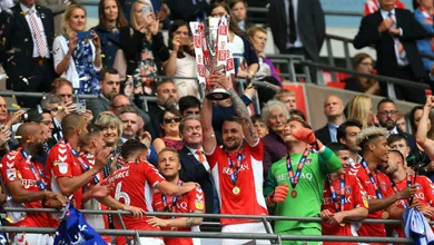 Charlton escreve novo cap&iacute;tulo dram&aacute;tico e vitorioso sobre o Sunderland no Wembley e vai &agrave; Championship