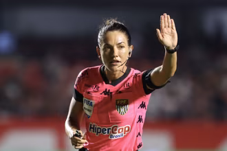 Machismo contra Daiane Muniz &eacute; mais um show de horror em um futebol que coleciona decep&ccedil;&otilde;es