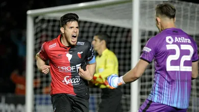 O empenho permitiu ao S&atilde;o Paulo erguer a cabe&ccedil;a, mas os p&ecirc;naltis foram carrascos em Santa F&eacute;