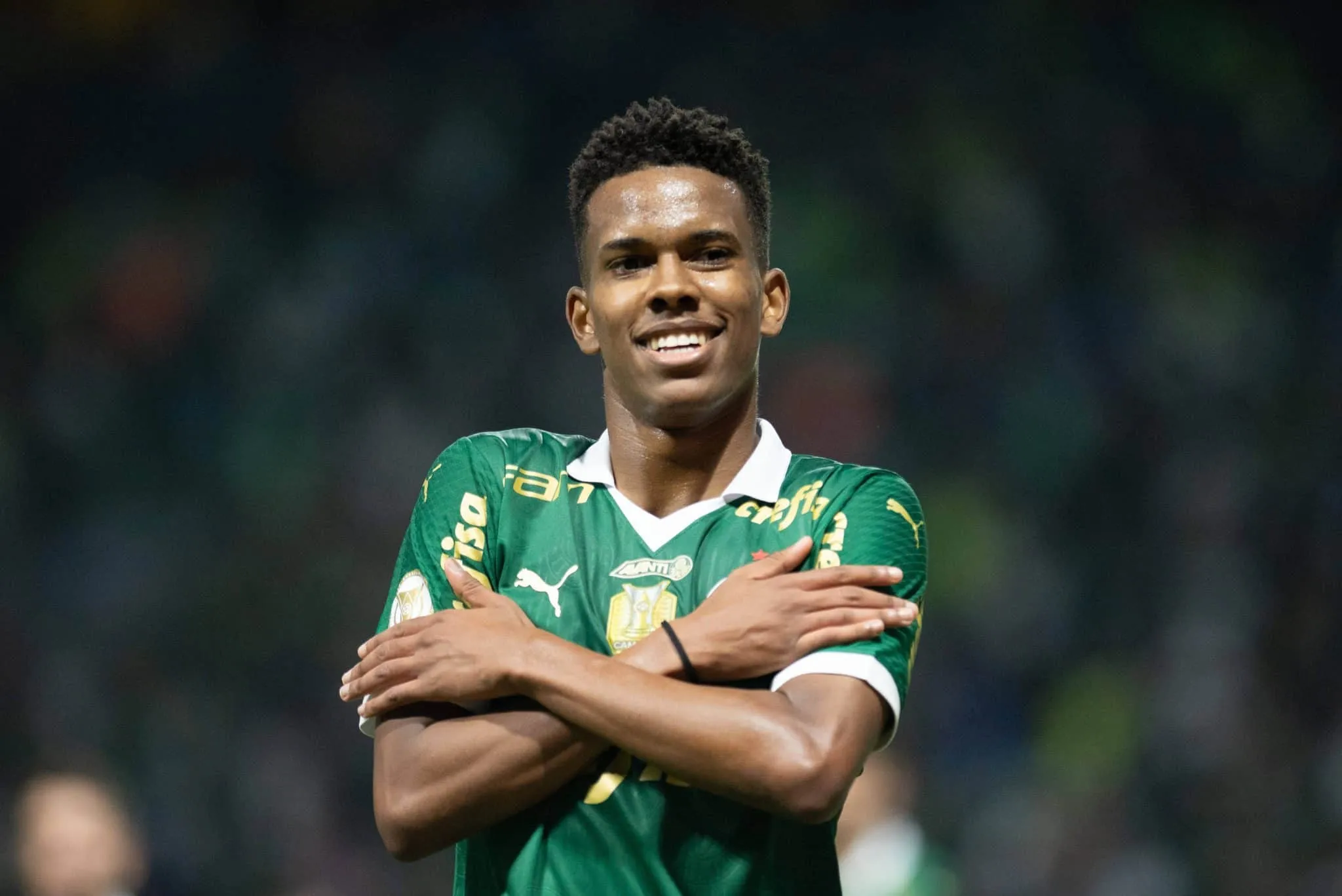 De repente, metade do elenco est&aacute; voando, e Palmeiras j&aacute; v&ecirc; lideran&ccedil;a de perto