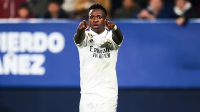 &lsquo;Alien&iacute;gena&rsquo;: ex-Premier League exalta for&ccedil;a mental de Vini Jr para lidar com ataques racistas