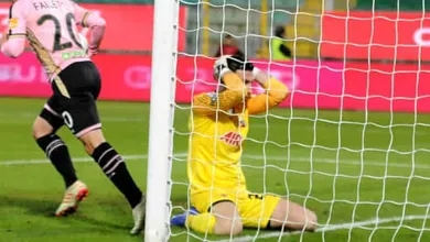 Presente de Natal &eacute; isso: O goleiro do Ascoli marcou um gol contra pat&eacute;tico como raros na hist&oacute;ria