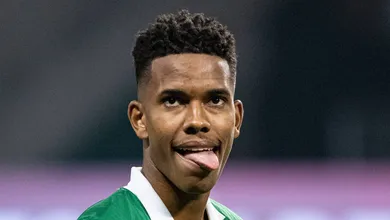Al&eacute;m do bi brasileiro com o Palmeiras, Est&ecirc;v&atilde;o mira marca hist&oacute;rica individual