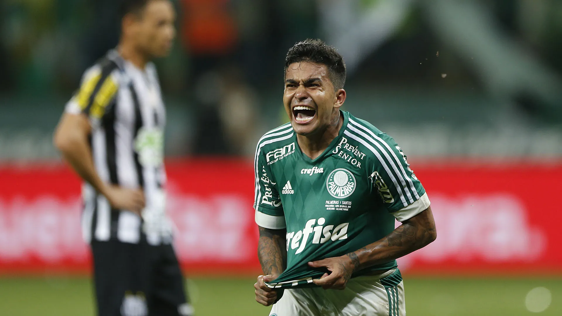 Cl&aacute;ssico Palmeiras x Santos &eacute; destaque da TV no fim de semana; veja mais jogos