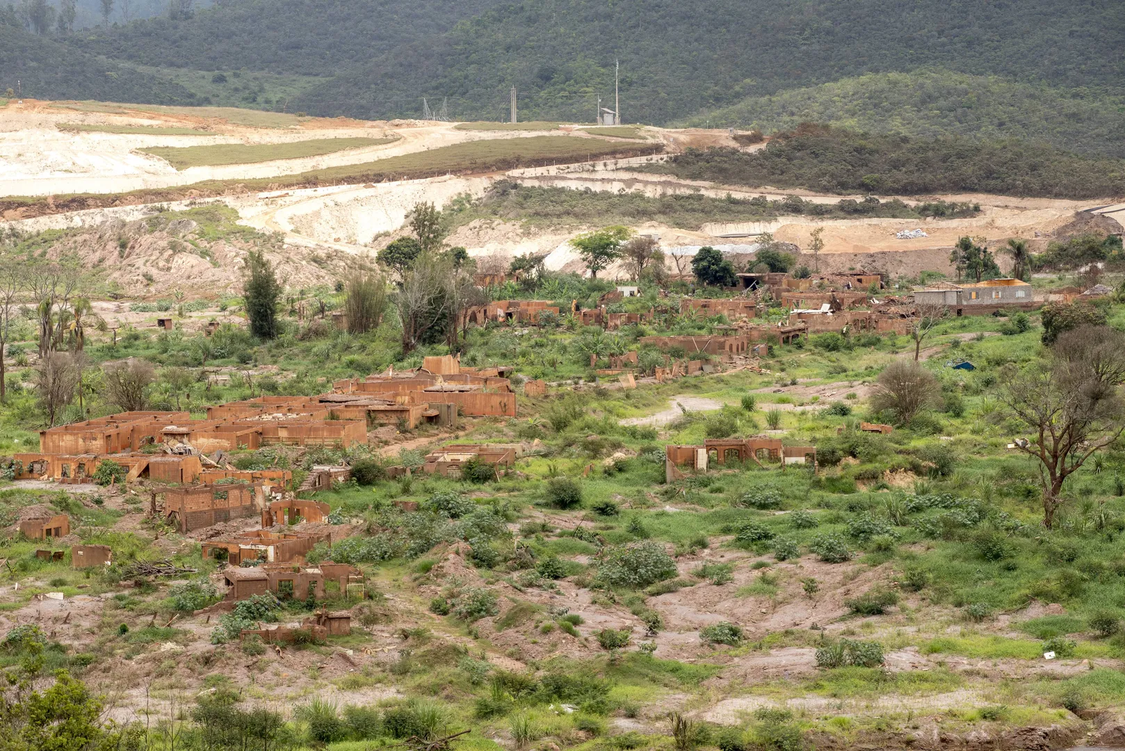 MARIANA MG 28 10 2016 UM ANO DA TRAG&Eacute;DIA EM MARIANA MG panoramic view of Bento Rodrigues local