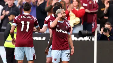 West Ham joga um balde de &aacute;gua fria no Manchester United, que corre risco de ficar de fora da Champions