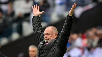 Nove anos depois, Mano Menezes volta ao comando de um Corinthians que sonha com uma final continental