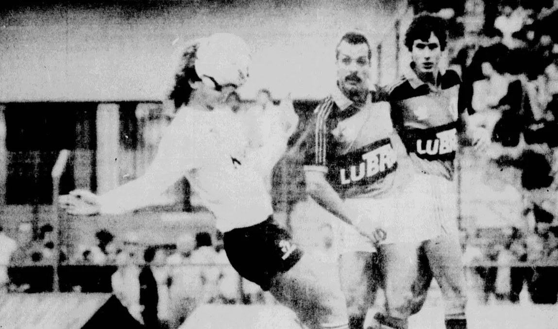 Quando o Flamengo de Zico mediu for&ccedil;as com o Corinthians de Neto na Copa do Brasil