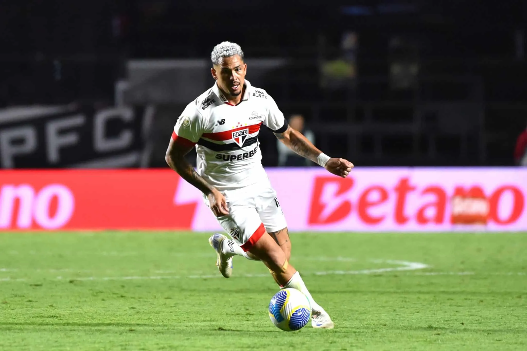 A &uacute;nica exig&ecirc;ncia imposta pelo S&atilde;o Paulo para vender Luciano