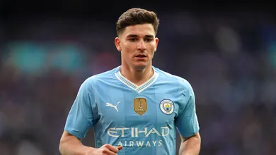 Julian &Aacute;lvarez pode deixar Guardiola &lsquo;na m&atilde;o&rsquo; porque gosta do City, mas n&atilde;o de Manchester
