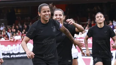Artilheira Vic Albuquerque comanda vit&oacute;ria do Corinthians na primeira decis&atilde;o do Brasileir&atilde;o