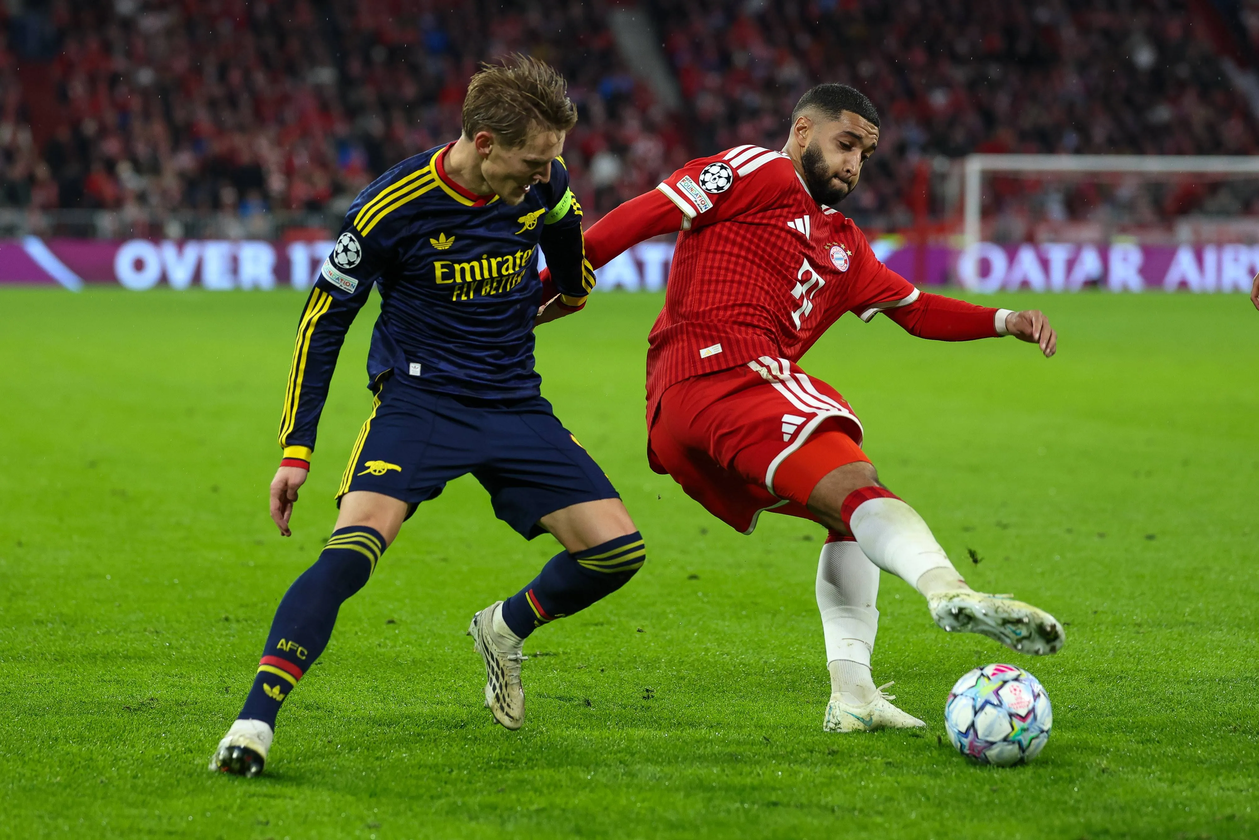 Martin Odegaard e Ismael Saibari em Bayern de Munique x Arsenal