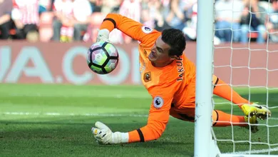 Jakupovic, Butland, Heaton: Rodada magra do Ingl&ecirc;s contou com milagres de seus bons goleiros